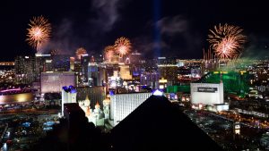 VIDEO: Thousands ring in 2022 in Las Vegas with New Year’s Eve celebration, fireworks