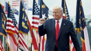 Lee Greenwood – “GOD BLESS THE USA – TRUMP MUSIC VIDEO”