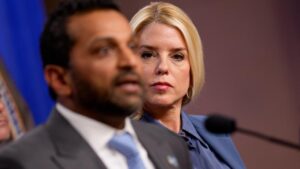 Ex-FBI agent says Bondi has ‘slam dunk’ conspiracy case against Obama’s feds for election meddling