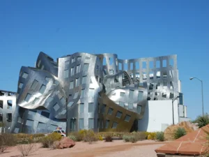 World-renowned architect who designed wavy steel building in Las Vegas dies