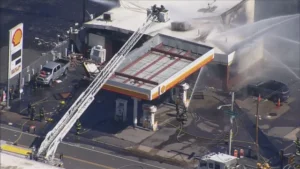 2 injured in explosion at Denver gas station