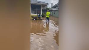 ‘Surreal’: Flood victims near UH Manoa prepare for third storm