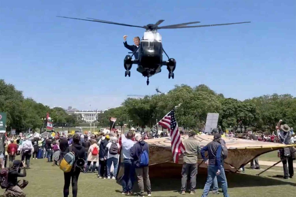 Trump Buzzes Commie Protesters With Marine One Outside White House