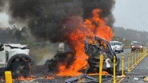 1 dead, 1 injured in South Hilo collision involving 3 cars on Daniel K. Inouye Highway