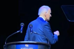 LOST IN SPACE: Joe Biden barely manages to find his way offstage at Dem gala after seeking directions