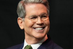 TABLES TURNED: Illinois exodus quip from Bessent leaves Chicago-area lawmaker fuming on camera