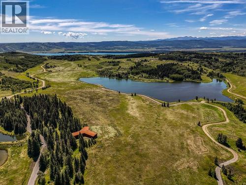 The Y House in Alberta, Canada | Sotheby’s International Realty Canada