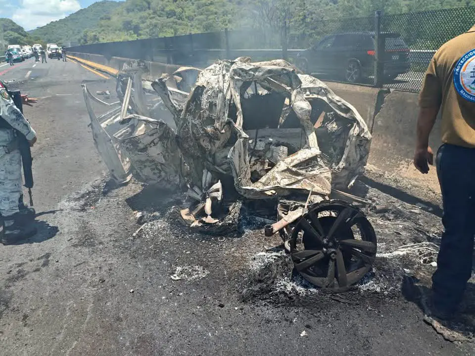 Four Americans caught in horrific Mexico highway pileup that killed at least 10