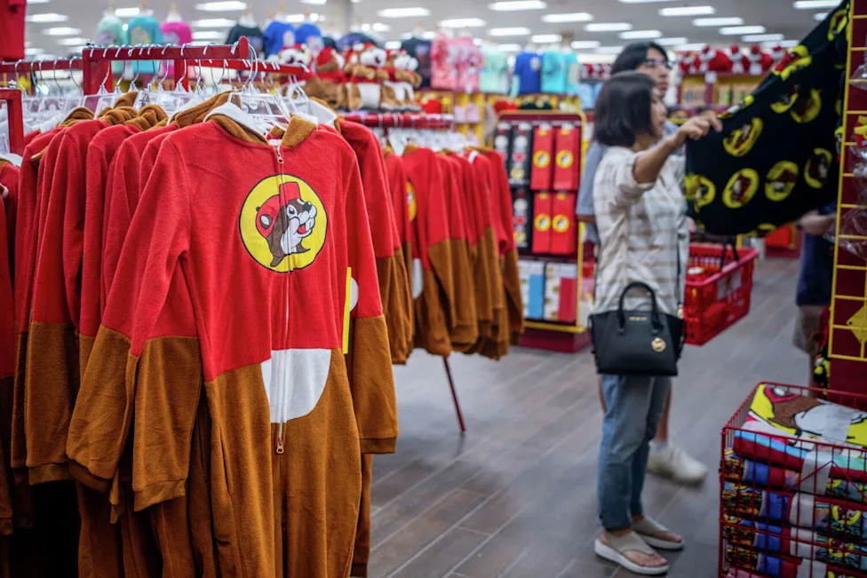 He’s made millions reselling Buc-ee’s merch online. But is it legal?
