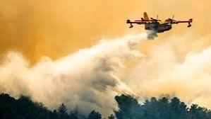 Super Scoopers providing vital air support as crews mobilize to help battle Colorado wildfires