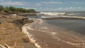 Waimea River carves new path, raising erosion fears in Kauai