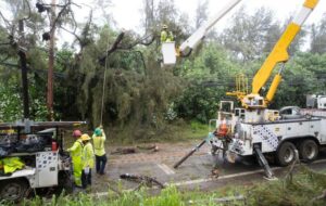 117K Hawaii customers remain without power as restoration efforts continue