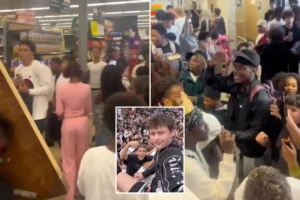 Mob of 500 teens in Aurora swarm Burger King, supermarket in chaotic shopping center takeover