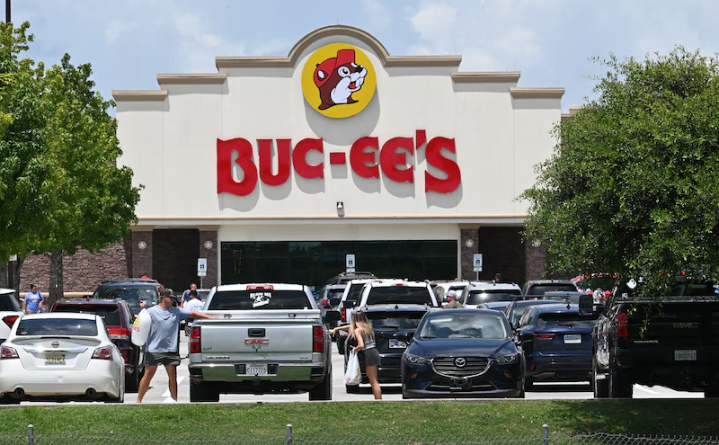 Holiday travelers jam Baldwin County highways in Alabama, pack Buc-ee’s