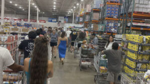 Kauai stores ‘overrun with people’ preparing for Hurricane Lowell
