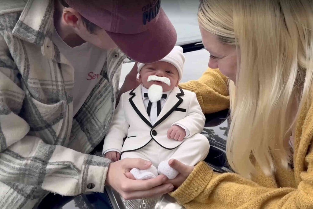Parents in England nickname baby “Colonel” after giving birth in KFC parking lot