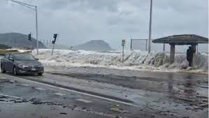 Some Oahu roads remain closed, residents without power as Lowell cleanup begins