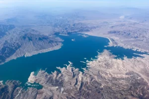 2-year forecast: Lake Mead down 40 feet, Powell up 40