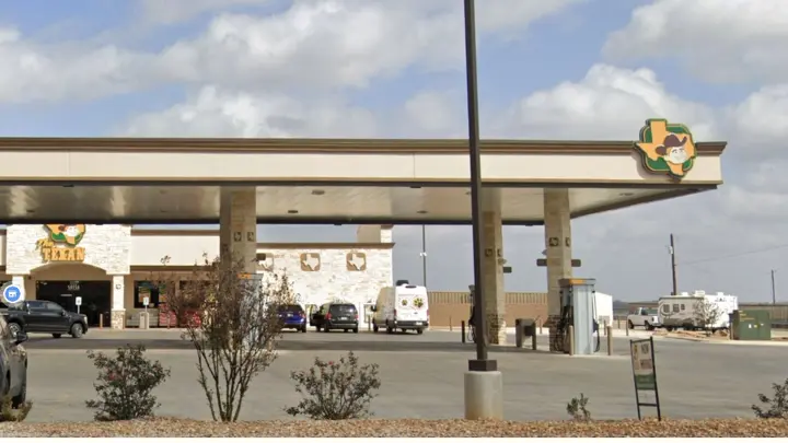 “Bootleg Buc-ee’s” will cater to everyone, including truck drivers, just down the road from the beaver’s newest location in Texas