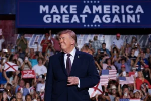 Trump Again Promises to Send All Adult Americans $5,000 if Republicans Win the Midterms