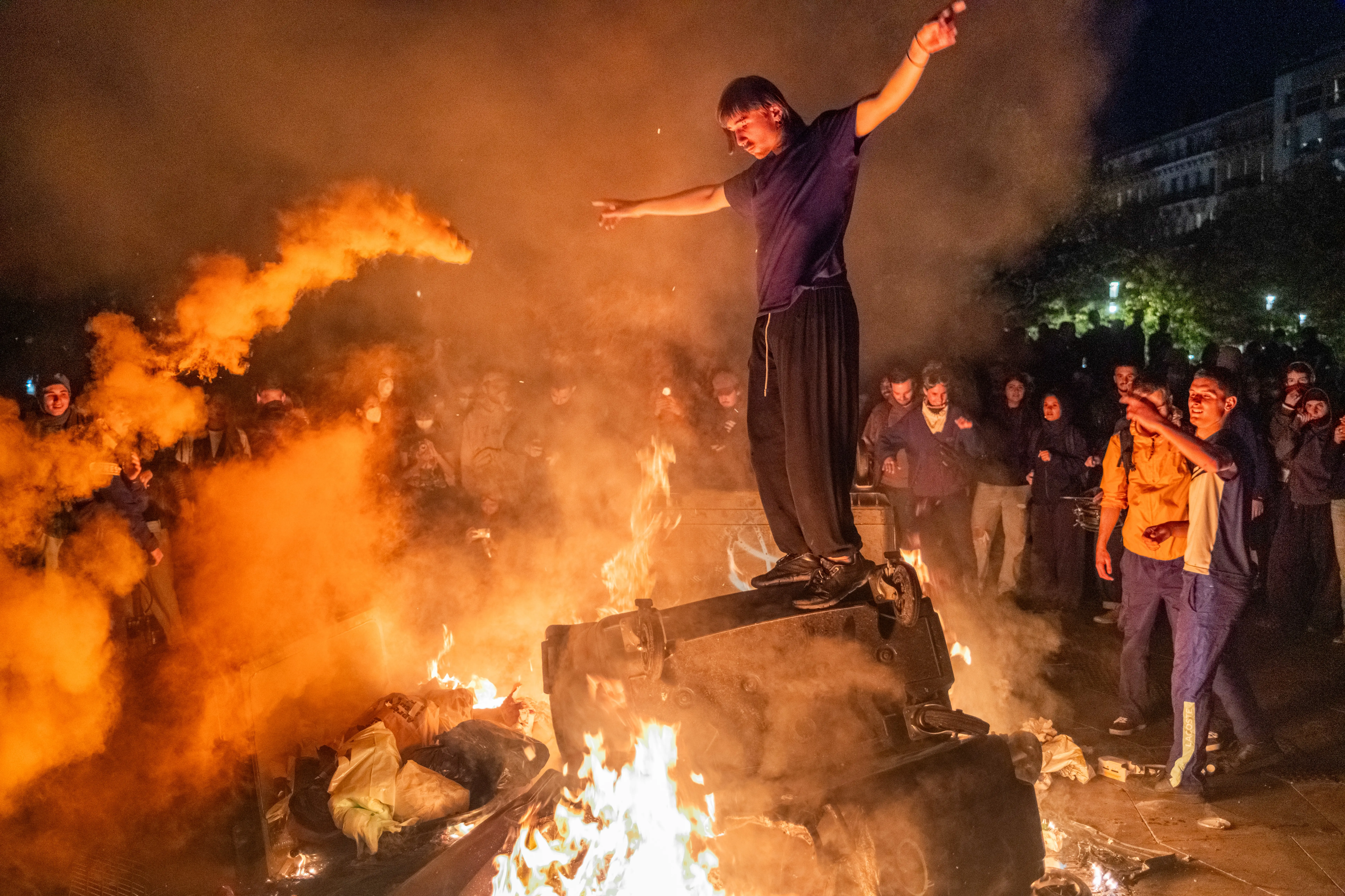 UP IN FLAMES — Harsanyi: Democrats scheme to turn the US into France — riots and all