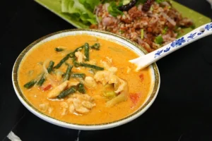 Chinatown’s New Thai-Lao Eatery Is an Actual Hidden Gem